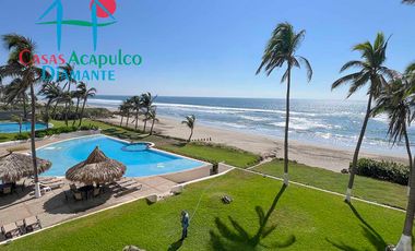 Departamento de playa con terraza y vista frontal al mar
