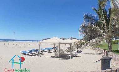 Departamento de playa con terraza y vista frontal al mar