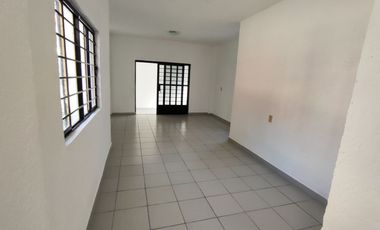 Casa sola de un solo nivel con 2 recámaras en la Col. La Pradera de Cuernavaca, Mor.