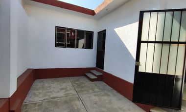 Casa sola de un solo nivel con 2 recámaras en la Col. La Pradera de Cuernavaca, Mor.