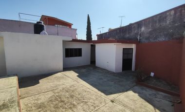 Casa sola de un solo nivel con 2 recámaras en la Col. La Pradera de Cuernavaca, Mor.