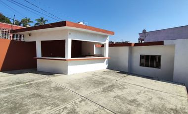 Casa sola de un solo nivel con 2 recámaras en la Col. La Pradera de Cuernavaca, Mor.