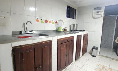 VENDO DE OPORTUNIDAD CASA PLANA EN LAS PALMAS BARRANQUILLA CON AREA DE 180mts