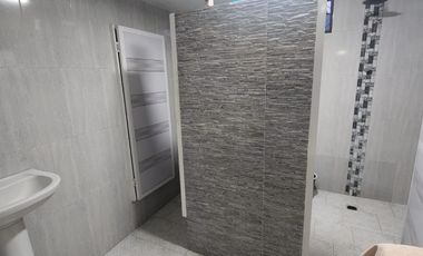 VENDO DE OPORTUNIDAD CASA PLANA EN LAS PALMAS BARRANQUILLA CON AREA DE 180mts