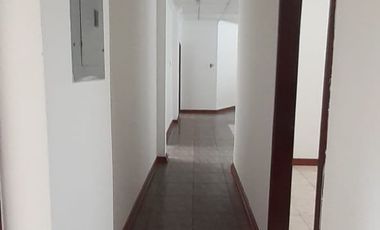 Alquiler de Casa con uso de suelo comercial en Garzota