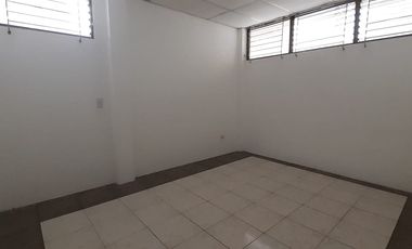 Alquiler de Casa con uso de suelo comercial en Garzota
