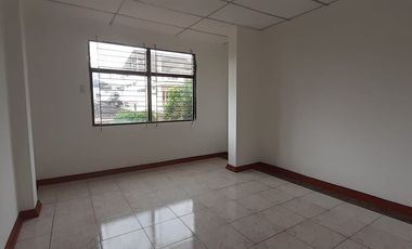 Alquiler de Casa con uso de suelo comercial en Garzota