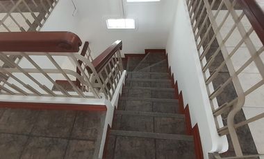Alquiler de Casa con uso de suelo comercial en Garzota
