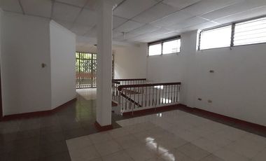 Alquiler de Casa con uso de suelo comercial en Garzota