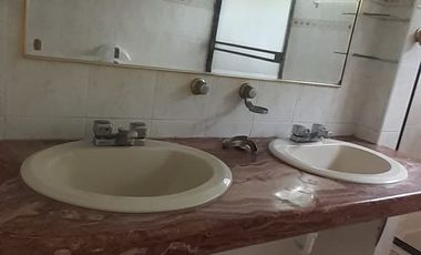 Alquiler de Casa con uso de suelo comercial en Garzota