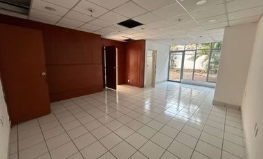 Casa en Arcos Vallarta, ideal para departamentos o oficinas.