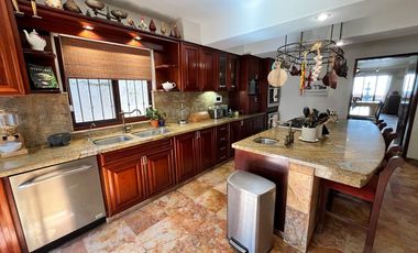 Casa de Lujo en venta con Alberca, amplio jardin y terrazas, ideal para hotel boutique en Centro Historico