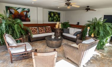 Casa de Lujo en venta con Alberca, amplio jardin y terrazas, ideal para hotel boutique en Centro Historico