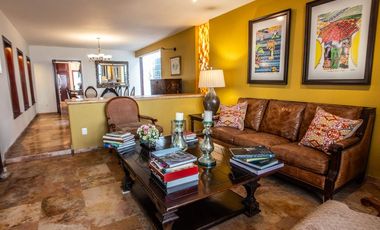 Casa de Lujo en venta con Alberca, amplio jardin y terrazas, ideal para hotel boutique en Centro Historico