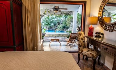 Casa de Lujo en venta con Alberca, amplio jardin y terrazas, ideal para hotel boutique en Centro Historico
