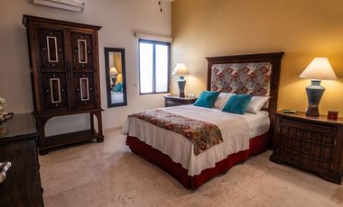 Casa de Lujo en venta con Alberca, amplio jardin y terrazas, ideal para hotel boutique en Centro Historico