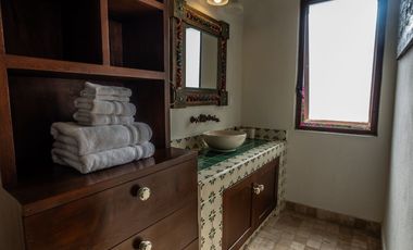 Casa de Lujo en venta con Alberca, amplio jardin y terrazas, ideal para hotel boutique en Centro Historico