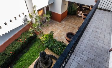 Casa de Lujo en venta con Alberca, amplio jardin y terrazas, ideal para hotel boutique en Centro Historico