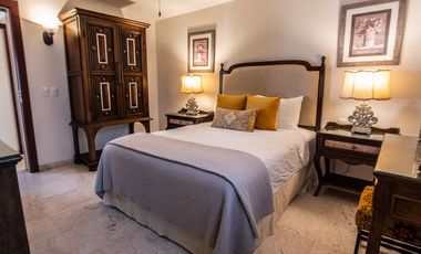 Casa de Lujo en venta con Alberca, amplio jardin y terrazas, ideal para hotel boutique en Centro Historico
