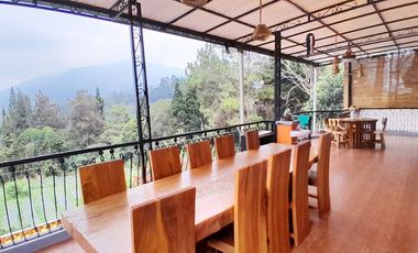 Sewa Villa Dinar Mountain View di Villa Istana Bunga Bandung Dekat Lembang Park & Zoo
