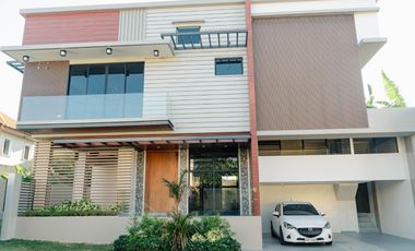 Brand New 4 Bedroom House in BF Homes HEVA Enclave For Sale (ARVIT-4BR-HVA-001)