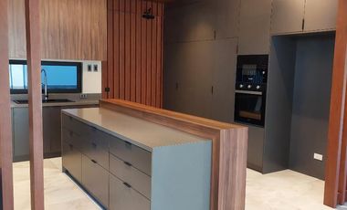 Brand New 4 Bedroom House in BF Homes HEVA Enclave For Sale (ARVIT-4BR-HVA-001)