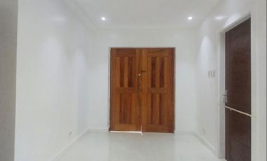 5BR House and Lot For Sale in New Manila
