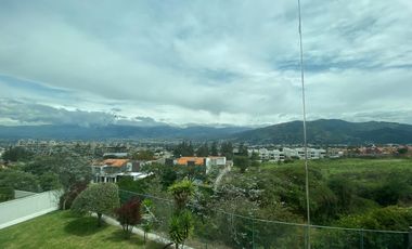 RENTA CUMBAYÁ, ESPECTACULAR DEPARTAMENTO 2 DORMITORIOS