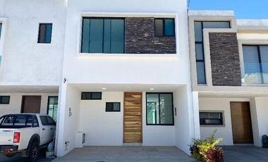Casa en venta en San Isidro coto Savia Central