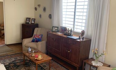 SE VENDE CASA DE DOS PISOS EN EXCELENTE UBICACIÓN ESPACIOSA Y CONFORTABLE