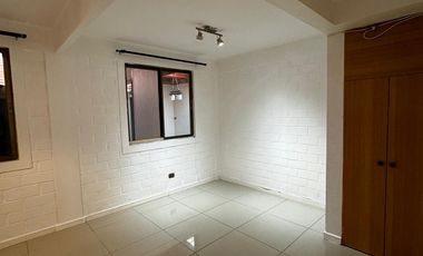 SE VENDE PROPIEDAD CON ALMACEN