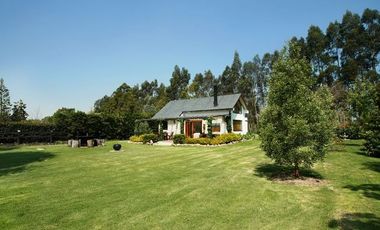 FINCA EN VENTA  LOS PINOS POLO CLUB MOSQUERA