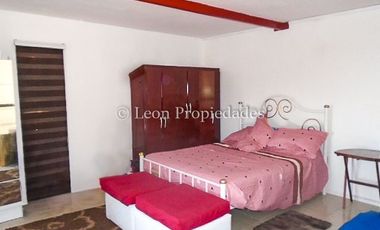 Leon Propiedades vende parcela de 9700m2 con casa en sector Miraflores, Curacaví.