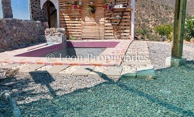 Leon Propiedades vende parcela de 9700m2 con casa en sector Miraflores, Curacaví.