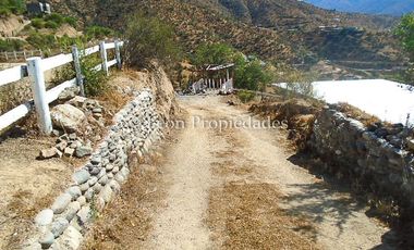 Leon Propiedades vende parcela de 9700m2 con casa en sector Miraflores, Curacaví.