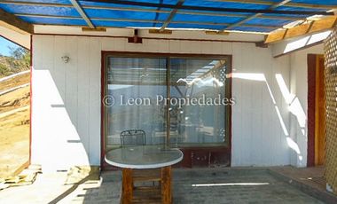 Leon Propiedades vende parcela de 9700m2 con casa en sector Miraflores, Curacaví.
