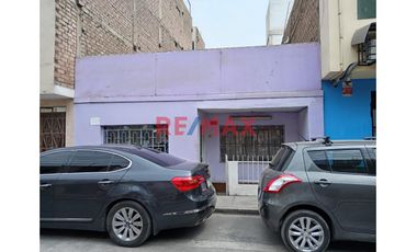 Venta De Casa Como Terreno En El Centro De Puente Piedra