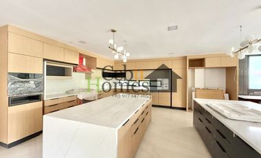 Modern Elegance: Newly Constructed 10-Bedroom Home for Sale in Maria Luisa Estate Park