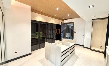 Modern Elegance: Newly Constructed 10-Bedroom Home for Sale in Maria Luisa Estate Park