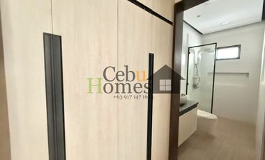 Modern Elegance: Newly Constructed 10-Bedroom Home for Sale in Maria Luisa Estate Park