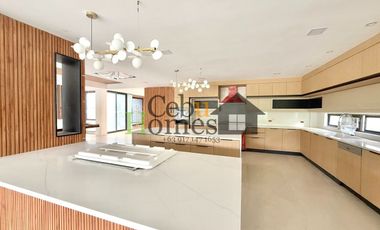 Modern Elegance: Newly Constructed 10-Bedroom Home for Sale in Maria Luisa Estate Park