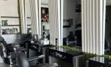 LOCAL DE PELUQUERÍA Y BARBERÍA DE VENTA  EN PLAZA VIZCAYA
