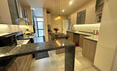 Venta de Hermosa Casa en Urbanización Los Alamos, cerca de UPC, Esan, Surco