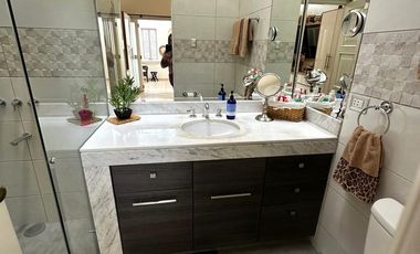Venta de Hermosa Casa en Urbanización Los Alamos, cerca de UPC, Esan, Surco