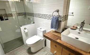 Venta de Hermosa Casa en Urbanización Los Alamos, cerca de UPC, Esan, Surco