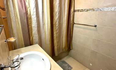 Venta de Hermosa Casa en Urbanización Los Alamos, cerca de UPC, Esan, Surco