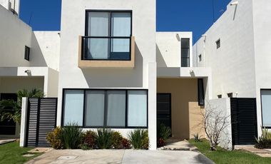 CASA DE 3 RECÁMARAS EN PRIVADA, CONKAL, MÉRIDA