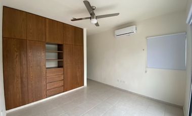 CASA DE 3 RECÁMARAS EN PRIVADA, CONKAL, MÉRIDA