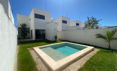 CASA DE 3 RECÁMARAS EN PRIVADA, CONKAL, MÉRIDA