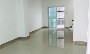 2-storey townhouse, 16 sq m, Uthong Place Village, Project 2, Soi Phianon, Lam Luk Ka Road, Pracha Uthit Road, Khu Khot Subdistrict, Lam Luk Ka, Pathu